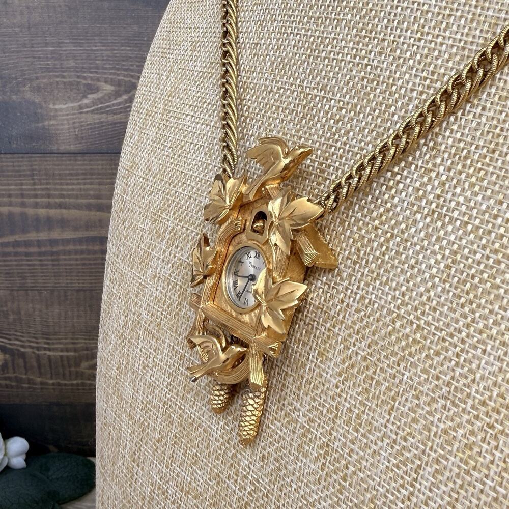 1960s Crown Trifari Gold Plate Cuckoo Clock Watch Necklace - Picture 6 of 16